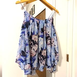 Jennifer Lopez cold Shoulder top Size XL